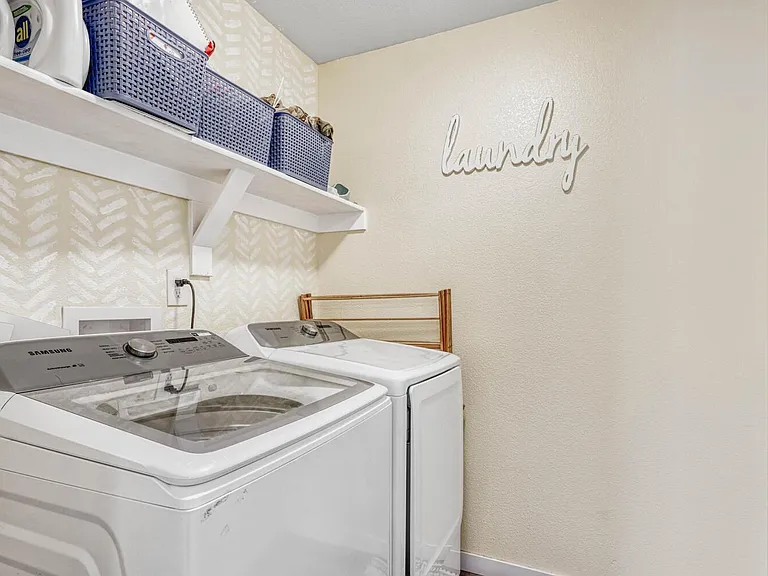 10447 Kalama Dr — Photo 24