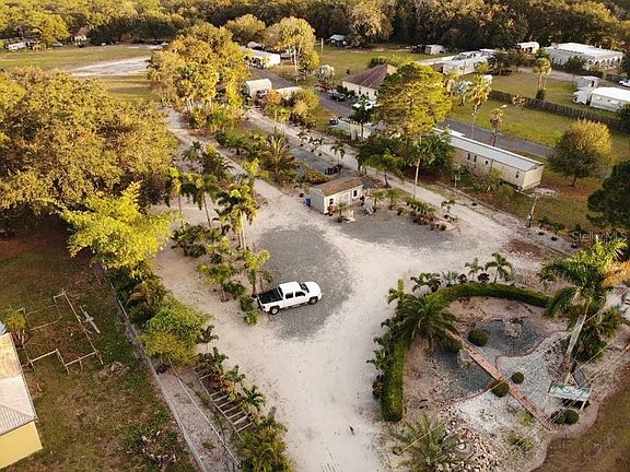 3rd image of 17602 S Us Highway 301