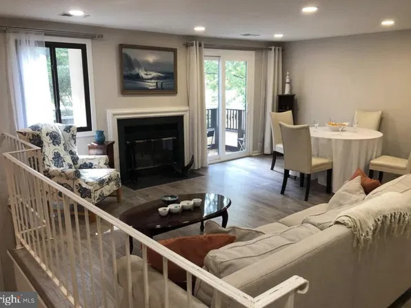9753 Hellingly Pl #19, Montgomery Village, MD 20886