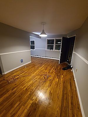5th image of 760 Warwick St Floor 1