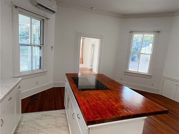 4th image of 113 Hillside Ave