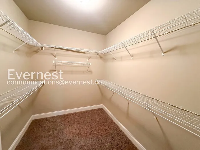 656 Flag Cir — Photo 12