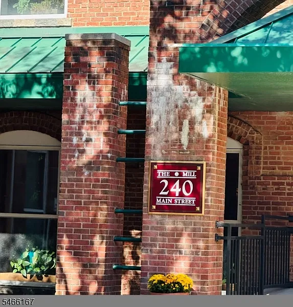 2 bed, 2.0 bath, $3,200 — Photo 2