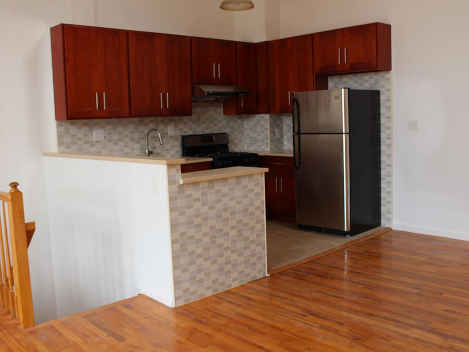 1st image of 7504 Caldwell Ave #2