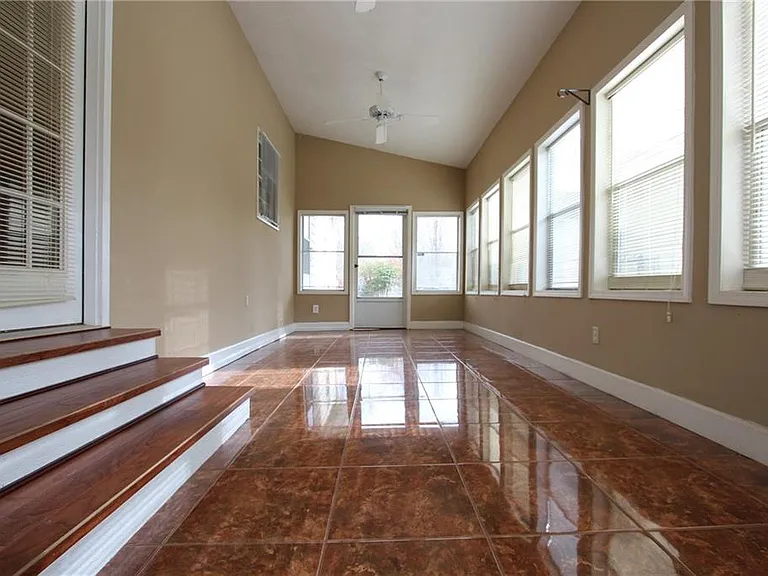 818 Springlake Rd — Photo 48