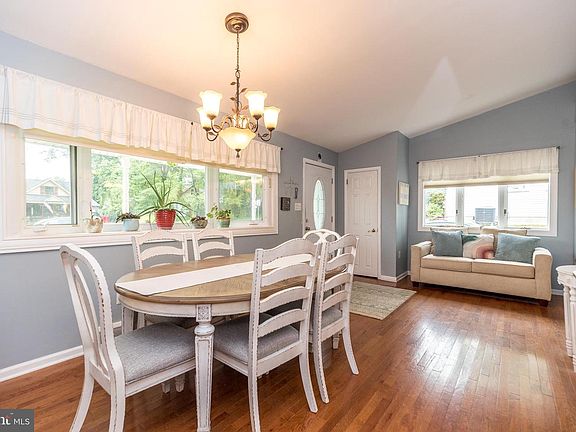 5th image of 210 Ann Ln