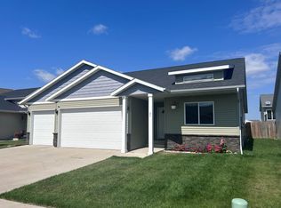 31 Berkeley St, Surrey, ND 58785