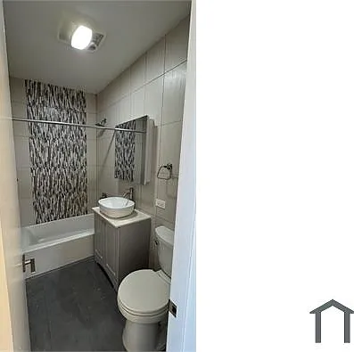 1128 Boynton Ave #2R — Photo 11