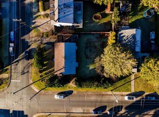 780 E 16th St, North Vancouver, BC V7L 2V1