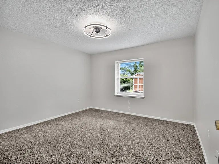 73B Buttonworth Dr — Photo 23