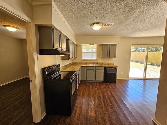 5th image of 848 Emberwood Dr
