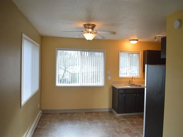 Ashley Court Apartments — Photo 12
