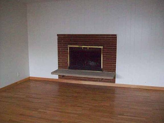 Living Room - Fireplace