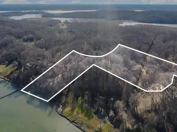 158 Canterbury Dr, Stafford, VA 22554