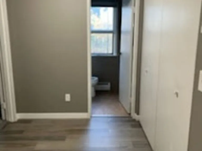 3320 Grand Ave S — Photo 15