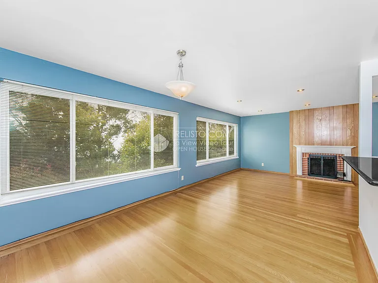 37 Crestmont Dr — Photo 2