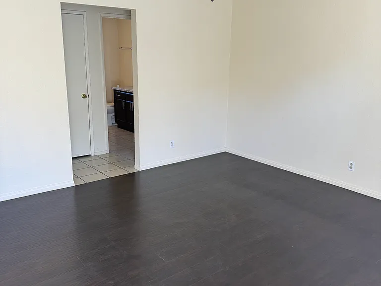 4846 W Avenue L #9 — Photo 1