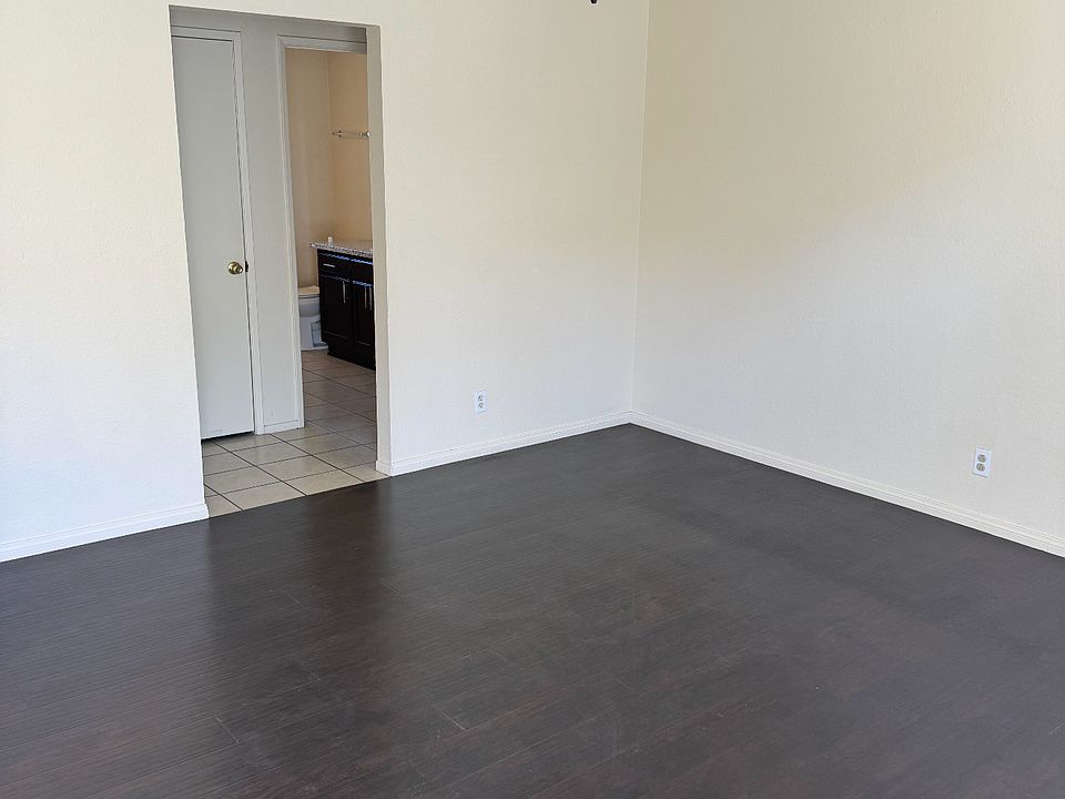 1st image of 4846 W Avenue L #9