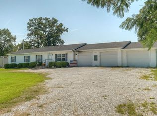 15951 Fox Ln, Neosho, MO 64850