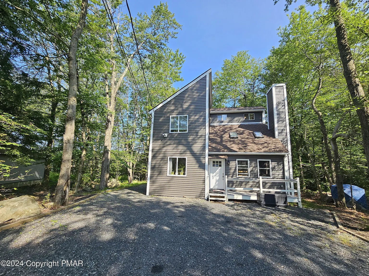 5437 Ridgefield Dr photo 1
