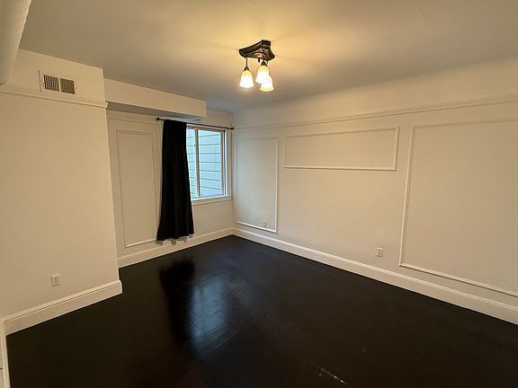 4th image of 677 Oak St #8
