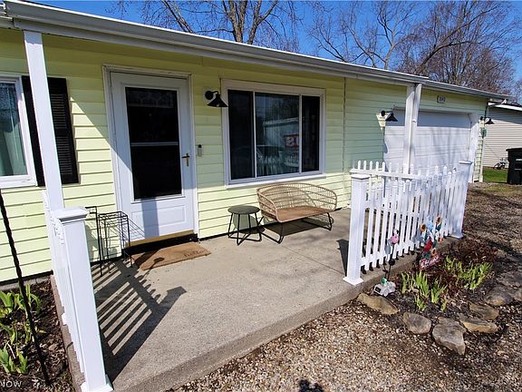 3rd image of 2042 Byron Dr