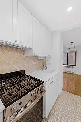 Sold by Compass | media 9