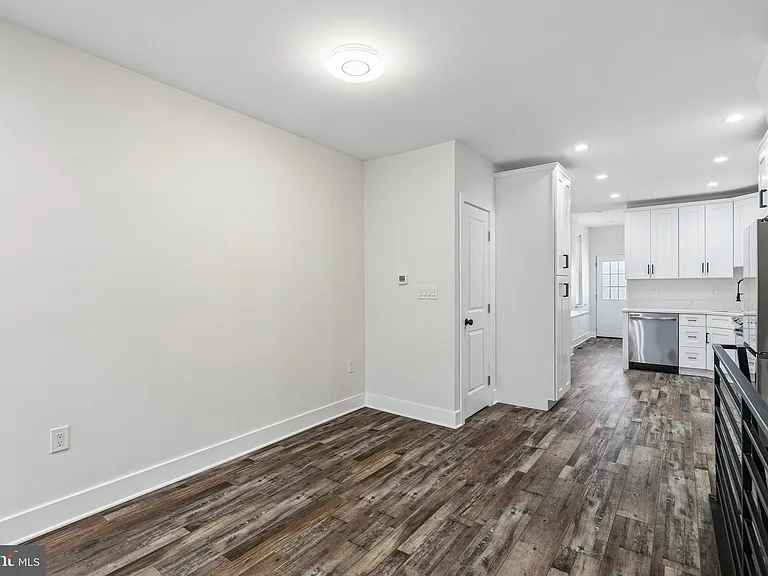 3156 Almond St — Photo 16