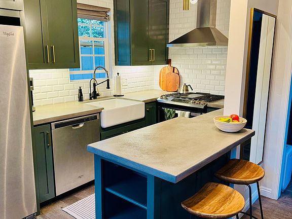 3rd image of 4648 Lotus St