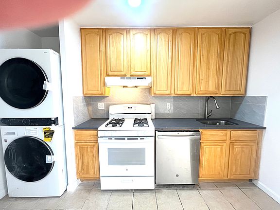 4th image of 12-01 26th Ave #3F