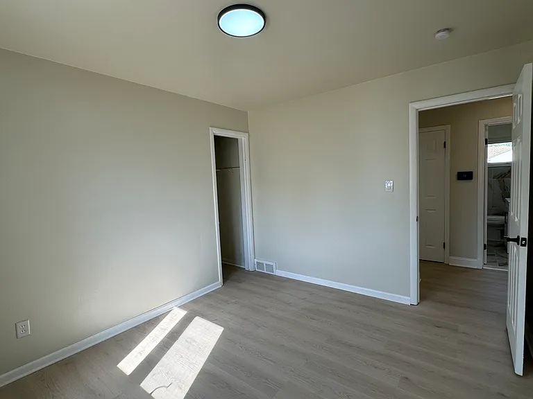 9914 Fox Ave — Photo 17