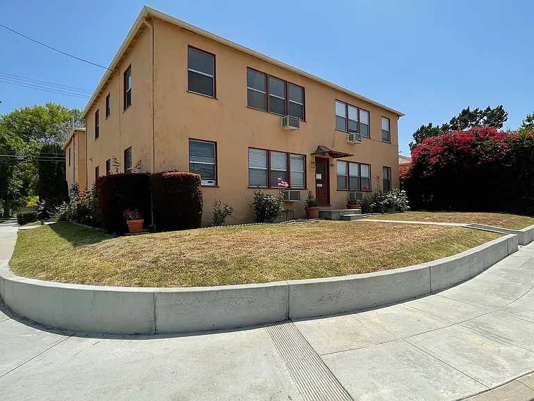 1500 W Alameda Ave — Photo 9