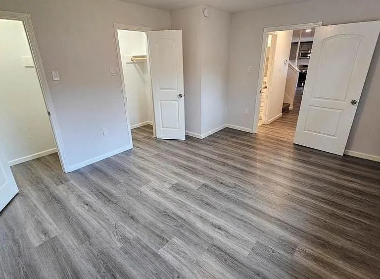 9327 Leader St — Photo 12