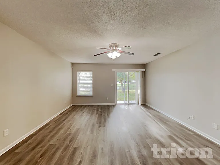 137 Brays Island Ln — Photo 3