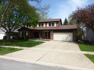 1213 Bridgeport Dr, Schaumburg, IL 60193