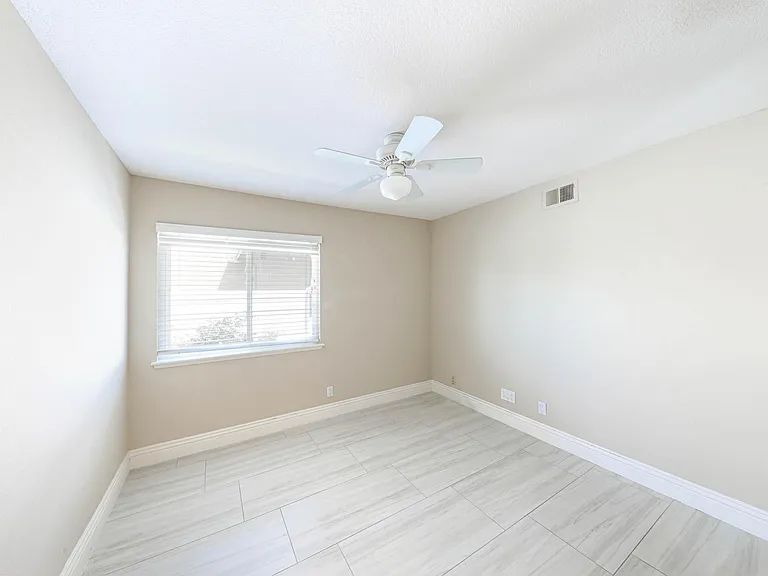 25721 Weston Dr — Photo 21