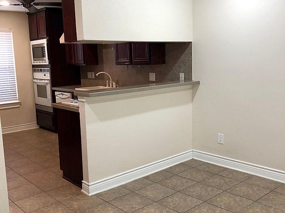 4th image of 2307 Shadbury Ct