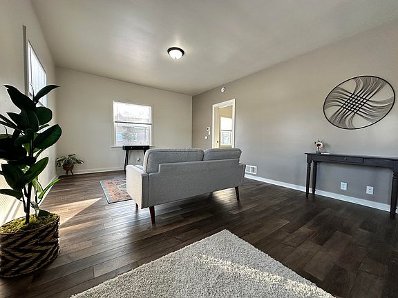 5th image of 1543 Park St