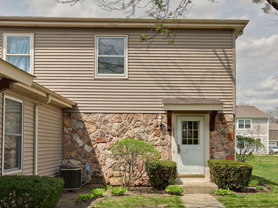 1st image of 223 Winfield Ct