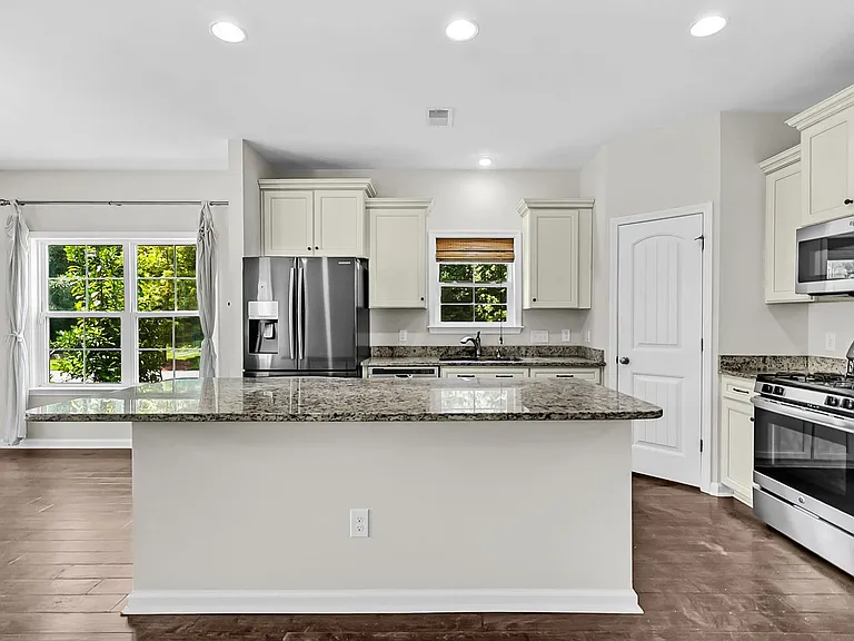 1718 Emmets Rd — Photo 20
