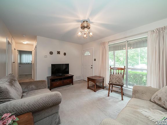4th image of 806 Martha Dr
