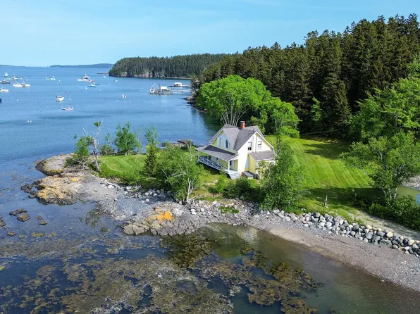24 Finn Beach Road, Machiasport, ME 04655