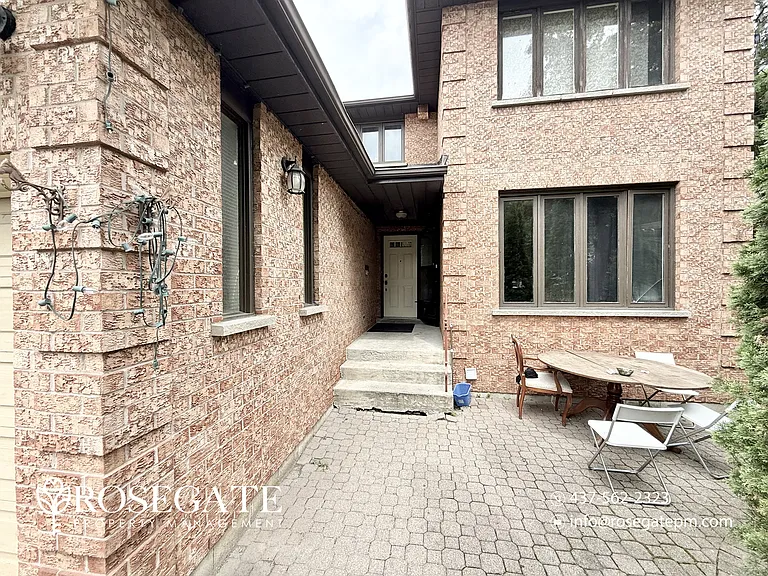29 Orchard Park Dr #2 — Photo 16