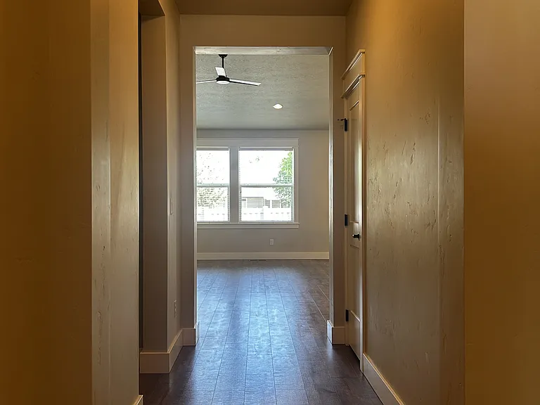 3440 E Girdner Dr — Photo 4
