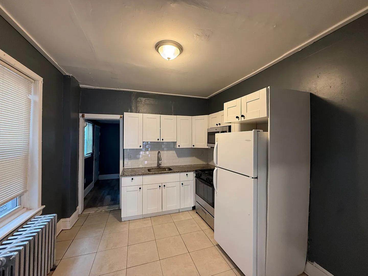 Beautiful 3BR Port Richmond Townhome — Photo 3
