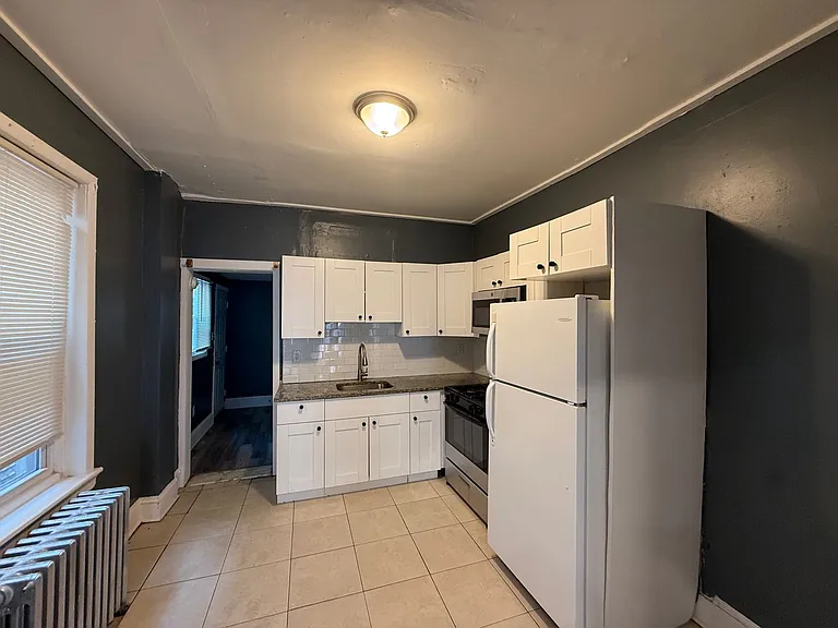 2021 E Monmouth St — Photo 3