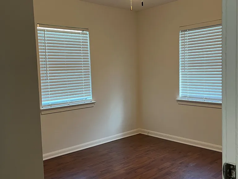 1407 N 48th Ave — Photo 10