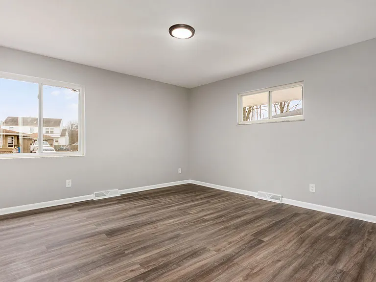 2652 Maplewood Dr — Photo 27