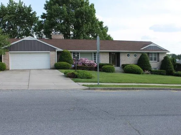 2 W Walnut St, Cleona, PA 17042