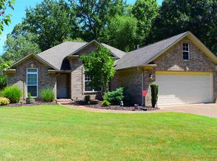 116 Greenvalley Dr, Jackson, TN 38305